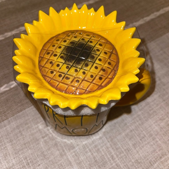 Rae Dunn Pretty Mom mug with sunflower topper - Picture 2 of 2